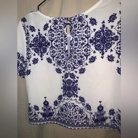 Mooloolaba crop top tshirt - Picture 9 of 10